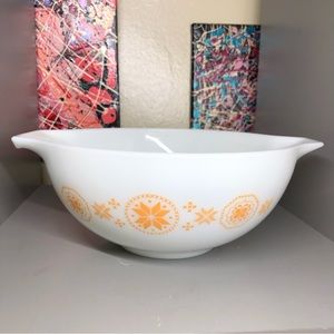 VINTAGE PYREX ORANGE “TOWN & COUNTRY” NESTING BOWL - 443 2 ½ QT